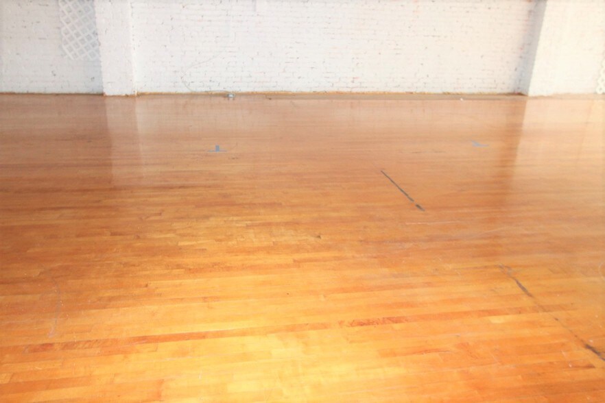 More Photos Of 1850 Church St, Appomattox Bar For Sale