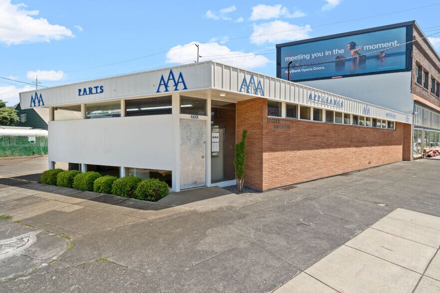 Primary Photo Of 6601 SE Foster Rd, Portland Storefront Retail Office For Sale