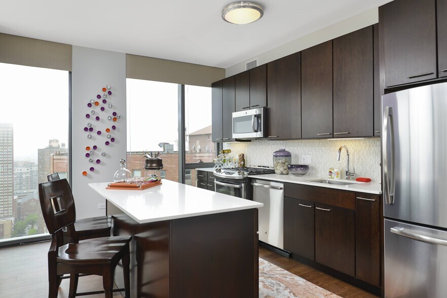 More Photos Of 845 N State St, Chicago Apartments For Lease
