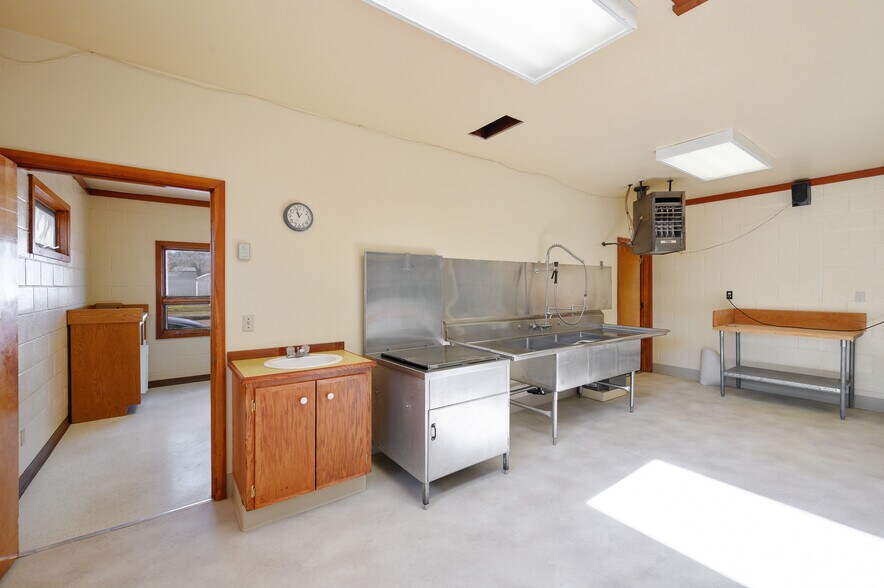 More Photos Of 212 NE D St, Willamina Food Processing For Sale