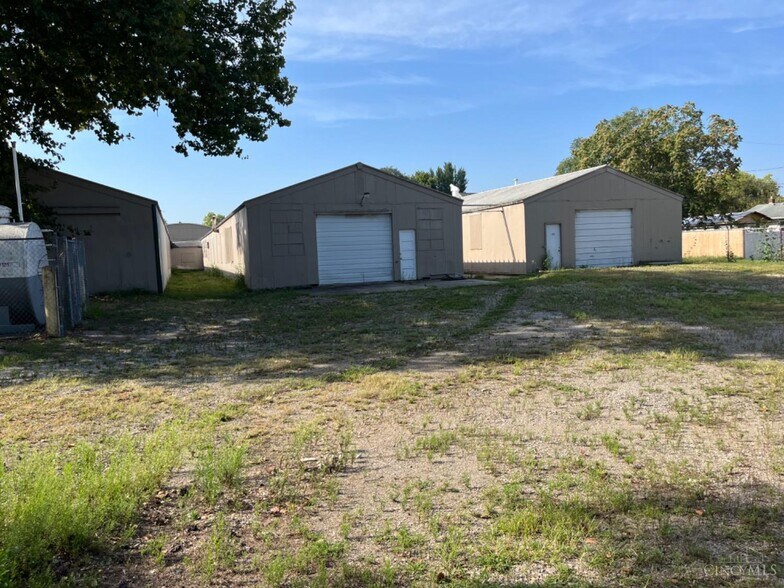 More Photos Of 1316 Chestnut St, Hamilton Industrial For Sale