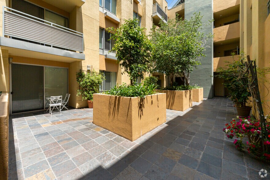 More Photos Of 65 W Dayton St, Pasadena Coworking Space