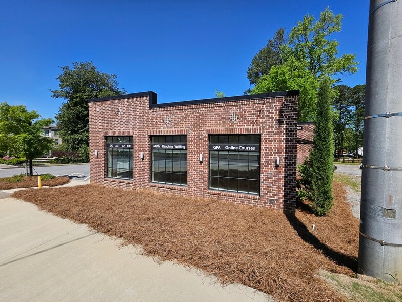 More Photos Of 363 S Main St, Alpharetta Storefront Retail Office For Lease