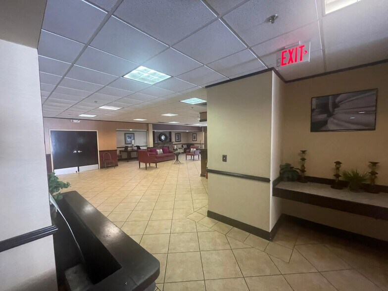 More Photos Of 1700 US-280, Phenix City Hotel For Sale