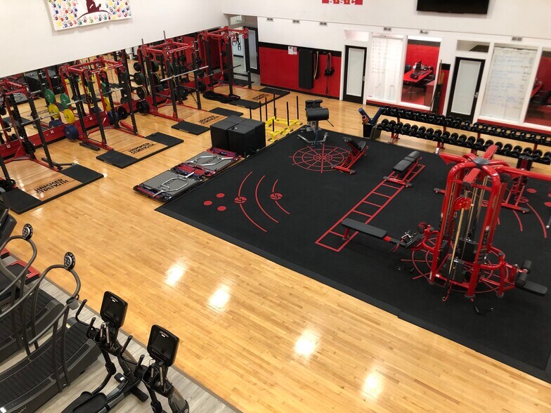 More Photos Of 8300 Wolf Rd, Willow Springs Health Club For Sale