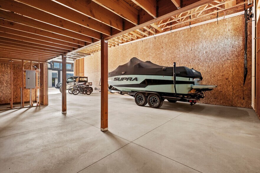 More Photos Of 80 W Center St, La Verkin Light Manufacturing For Sale