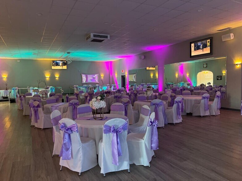 More Photos Of 8740 Ohio Dr, Plano Storefront For Lease