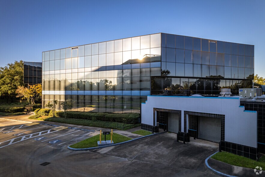 More Photos Of 10850 Richmond Ave, Houston Office For Lease