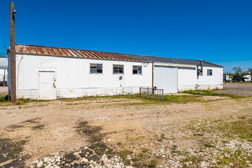 More Photos Of 127 Basin St, Hebron Warehouse For Lease