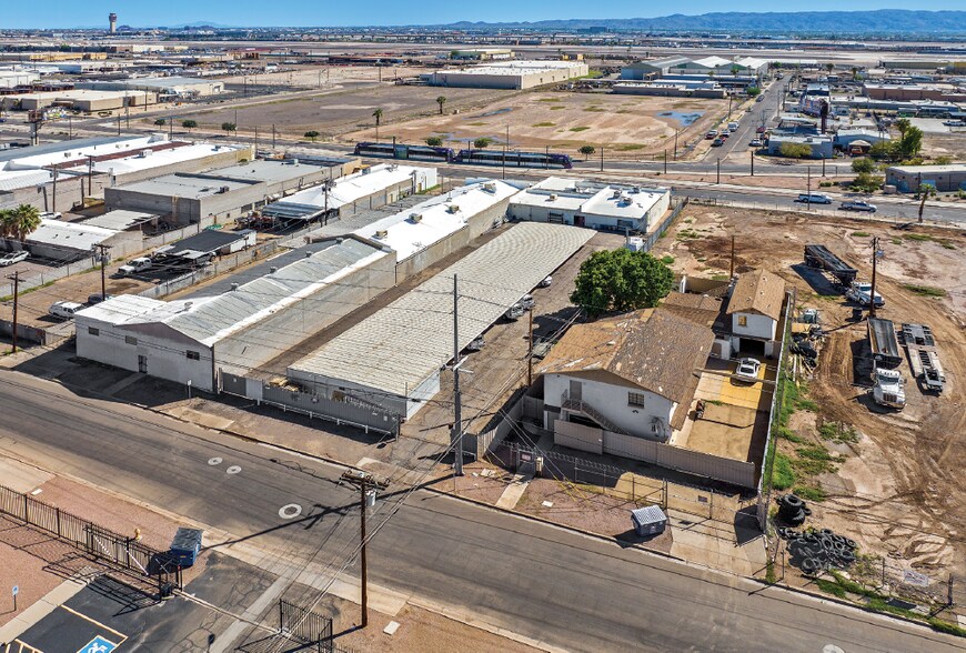 More Photos Of 2605 E Washington St, Phoenix Showroom For Sale