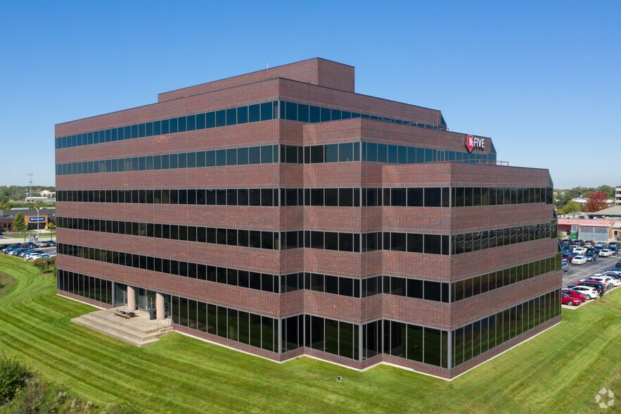 More Photos Of 999 Oakmont Plaza Dr, Westmont Office For Lease