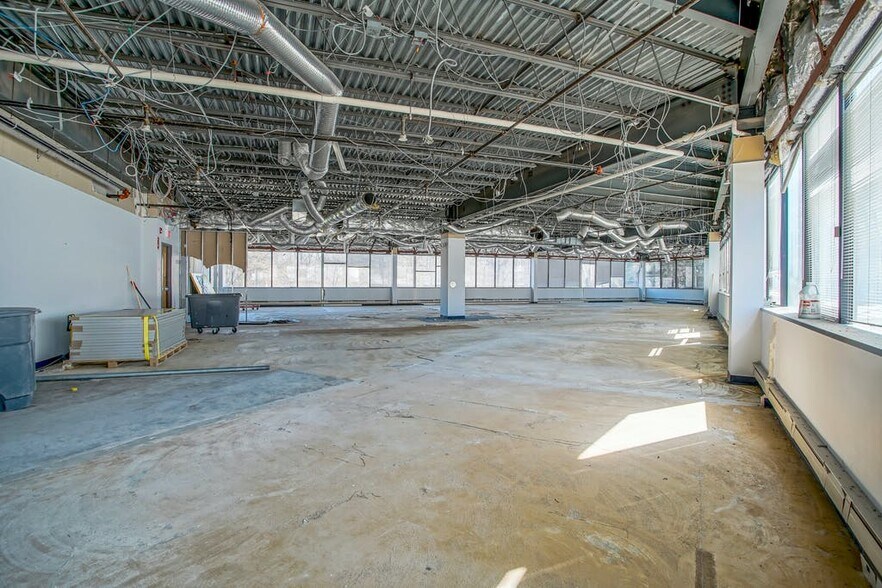 More Photos Of 25 Philips Pky, Montvale Office For Lease