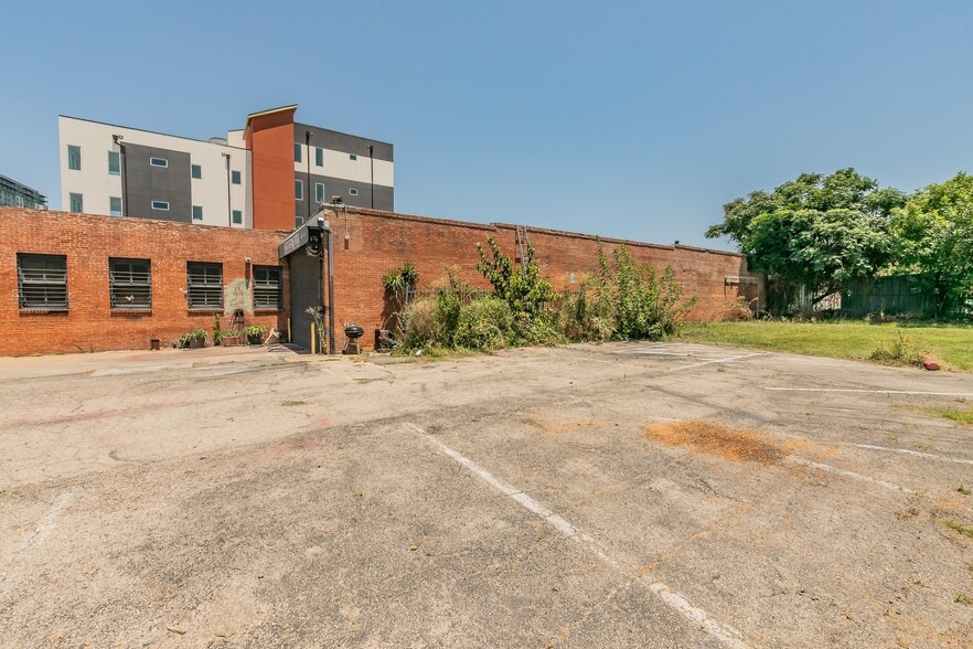 More Photos Of 1820 Canton St, Dallas Warehouse For Lease