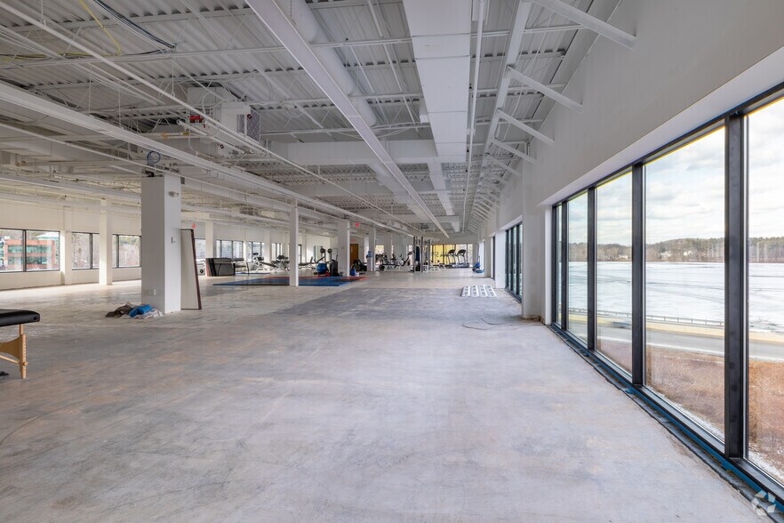 More Photos Of 118 Turnpike Rd, Southborough Office For Lease