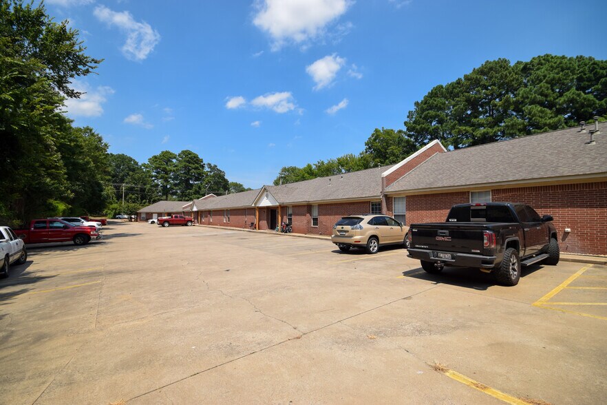 More Photos Of 1839 Tyler St, Conway Apartments For Sale