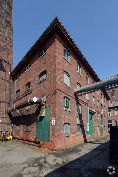 More Photos Of 560 Mineral Spring Ave, Pawtucket Warehouse For Lease