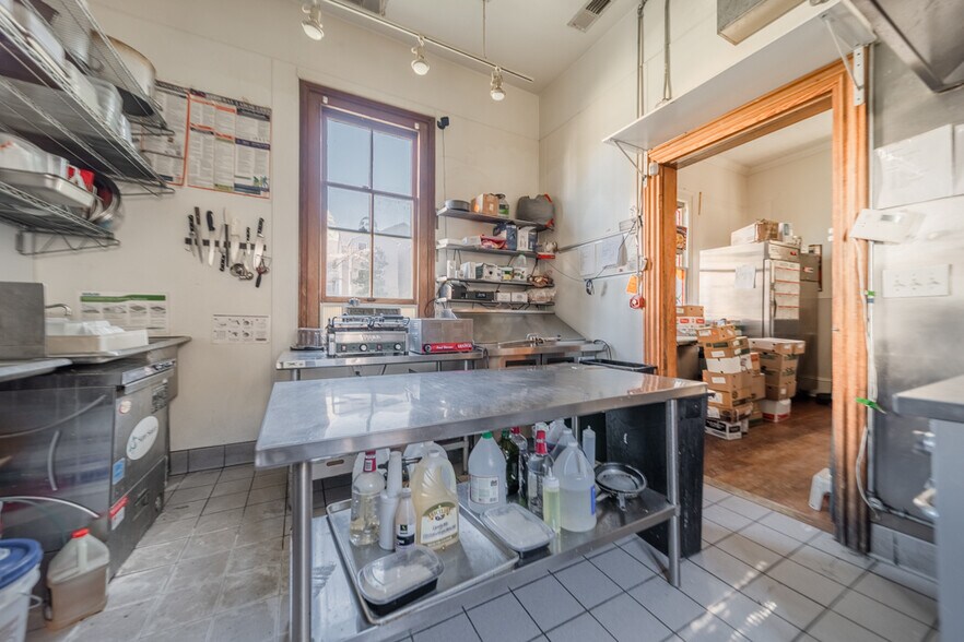 More Photos Of 224 W 10th St, Charlotte Restaurant For Sale