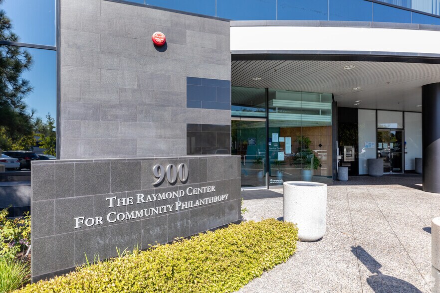 More Photos Of 900 Canterbury Pl, Escondido Office For Lease