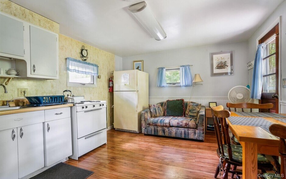 More Photos Of 5973 New York 28, Phoenicia Hotel For Sale