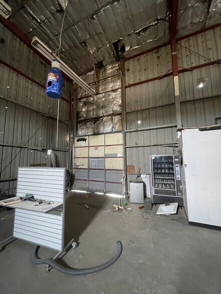 More Photos Of 45424 N Sierra Hwy, Lancaster Manufacturing For Sale