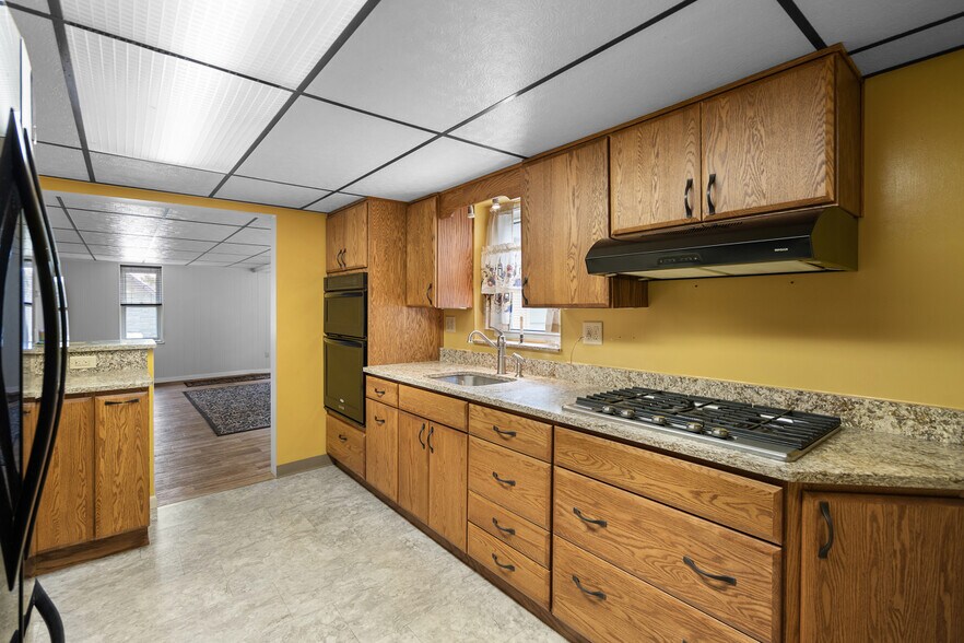 More Photos Of 1201 Oakridge Rd, Mc Donald Industrial For Sale