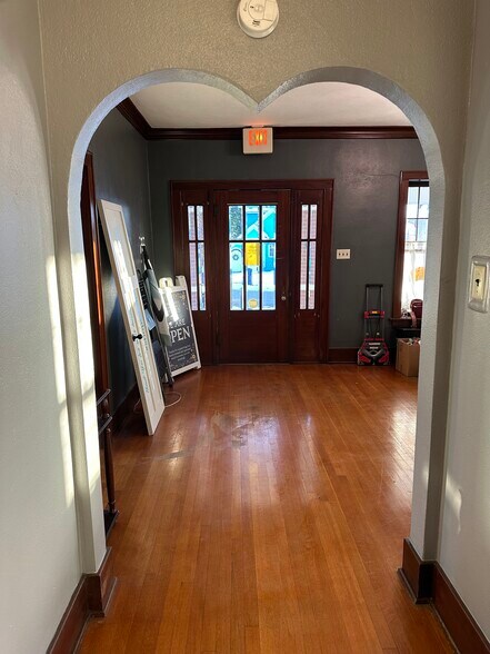 More Photos Of 9 Caulfield Ave, Camdenton Storefront Retail Office For Sale