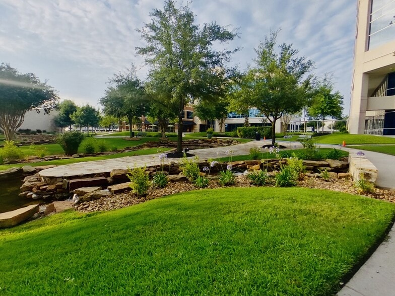 More Photos Of 10603 W Sam Houston Pky N, Houston Unknown For Lease