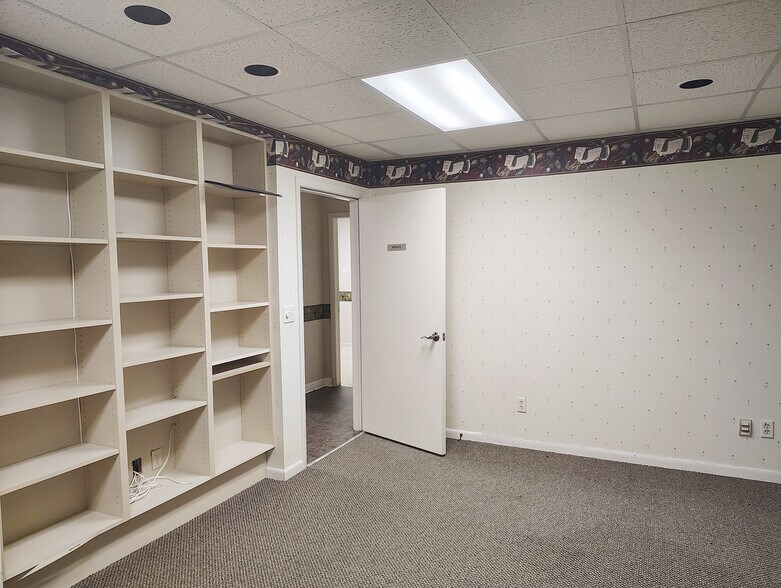 More Photos Of 1801 SE Hillmoor Dr, Port Saint Lucie Medical For Lease