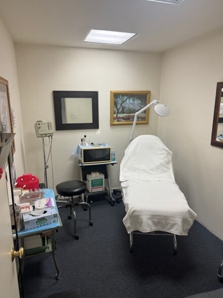 More Photos Of 3601 State St, Santa Barbara Unknown For Lease