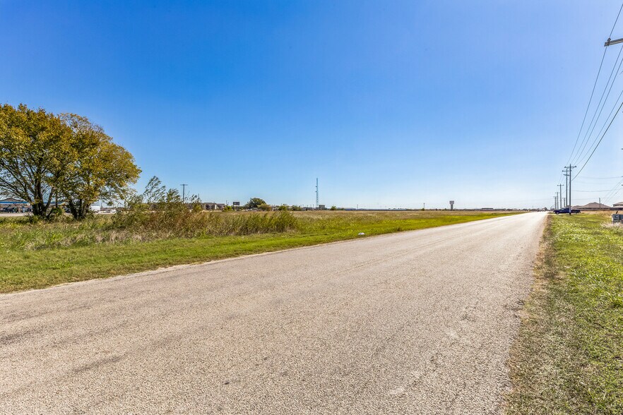 More Photos Of 2100 San Antonio Street, Lockhart Land For Sale