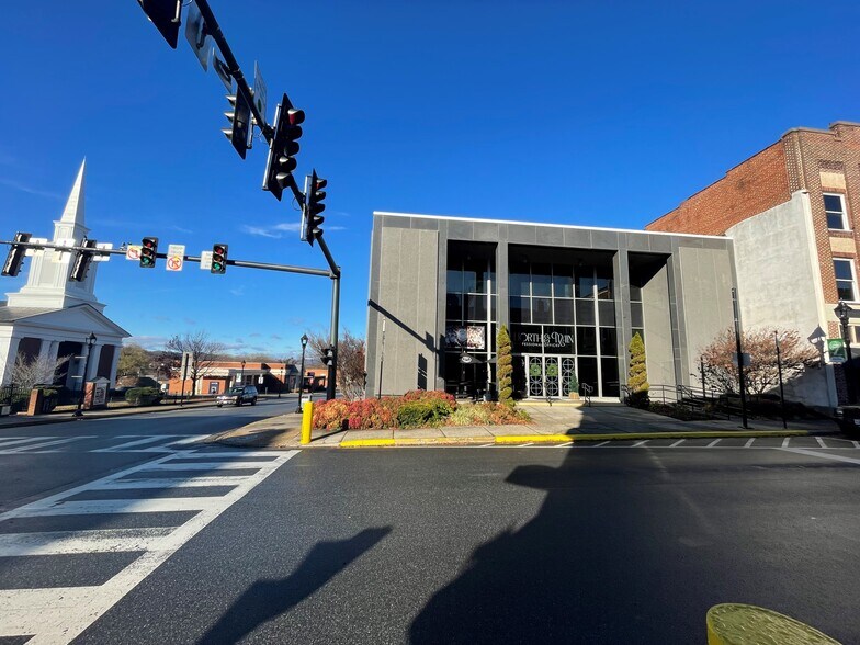 More Photos Of 101 N Bridge St, Bedford Bank For Lease