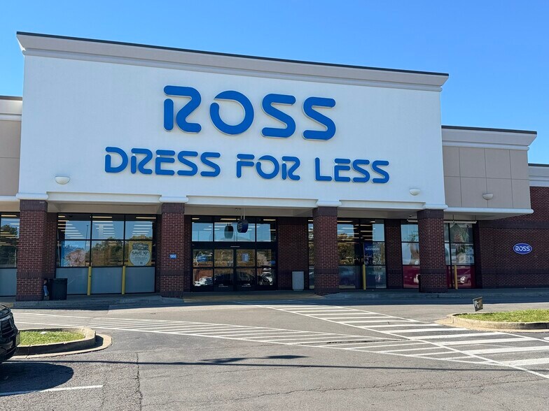 More Photos Of 1900 N Dixie Hwy, Elizabethtown Unknown For Sale