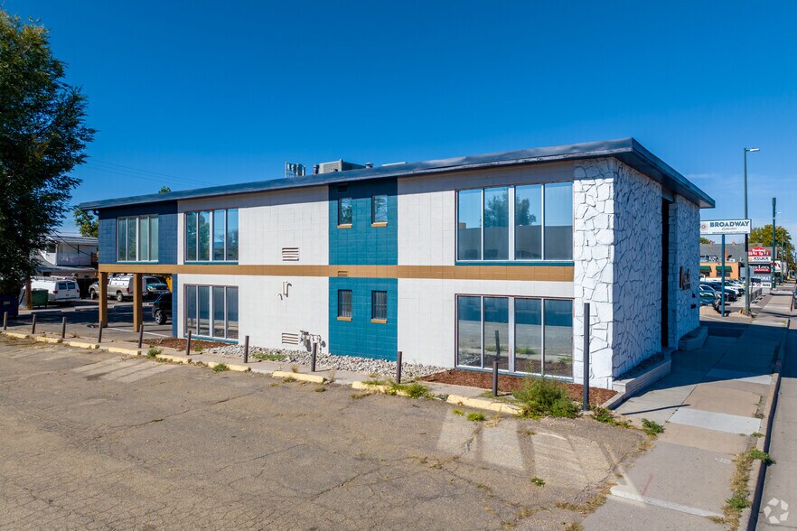 More Photos Of 4045 S Broadway, Englewood Coworking Space