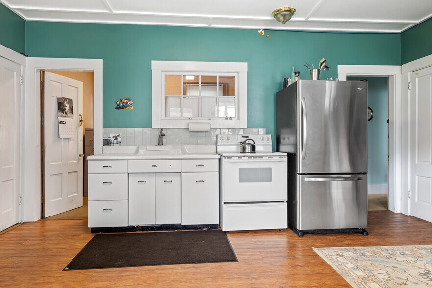 More Photos Of 145 Main St, Amesbury Specialty For Sale