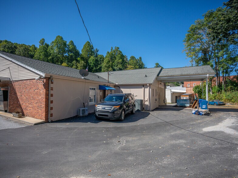 More Photos Of 108 E Main St, Saluda Bank For Sale