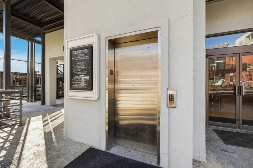 More Photos Of 21 W Mountain St, Fayetteville Storefront Retail Office For Lease