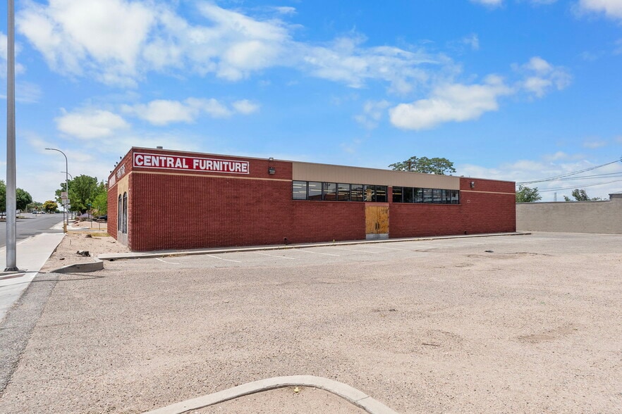 More Photos Of 221 Broadway Blvd SE, Albuquerque Freestanding For Sale