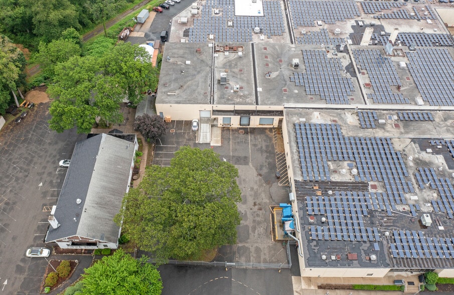 More Photos Of 380 Horace St, Bridgeport Manufacturing For Lease