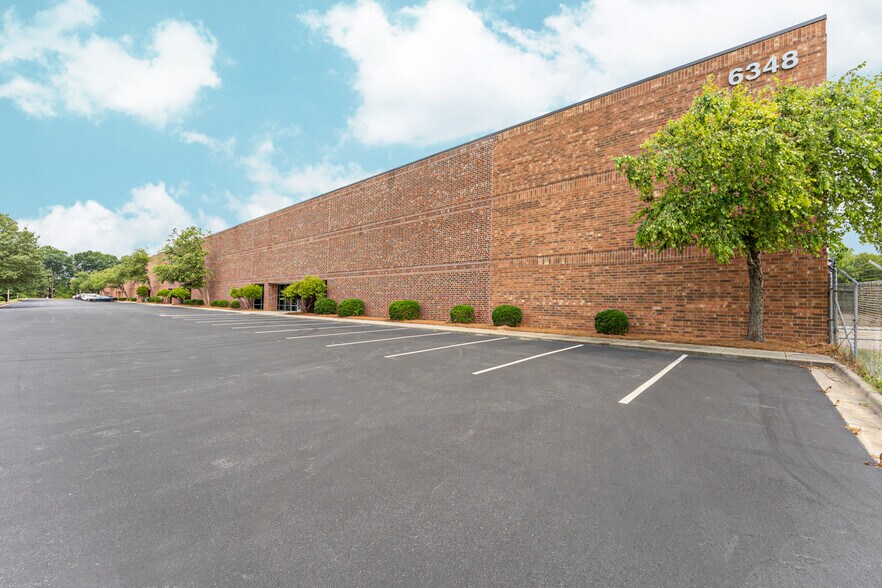 More Photos Of 6348 Burnt Poplar Rd, Greensboro Warehouse For Lease