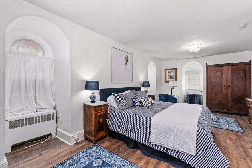 More Photos Of 11 E Philadelphia Ave, Boyertown Hospitality For Sale