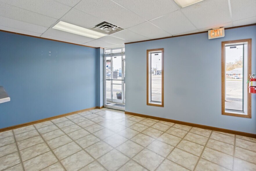 More Photos Of 2317-2323 E Lincolnway, Sterling Medical For Lease