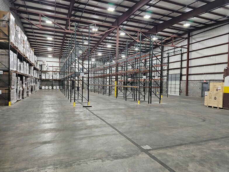 More Photos Of 1400 Cavalier Blvd, Chesapeake Warehouse For Lease