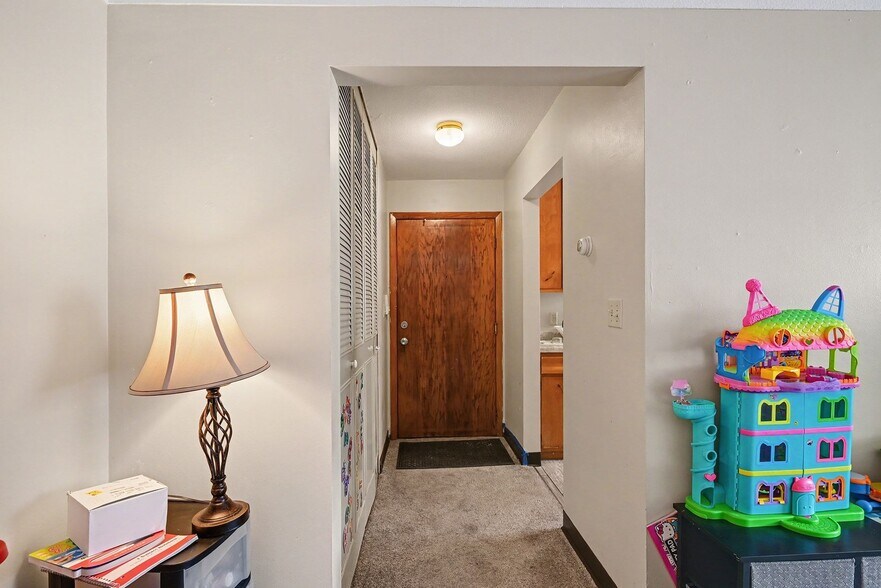 More Photos Of 1721 7th St E, Saint Paul Apartments For Sale