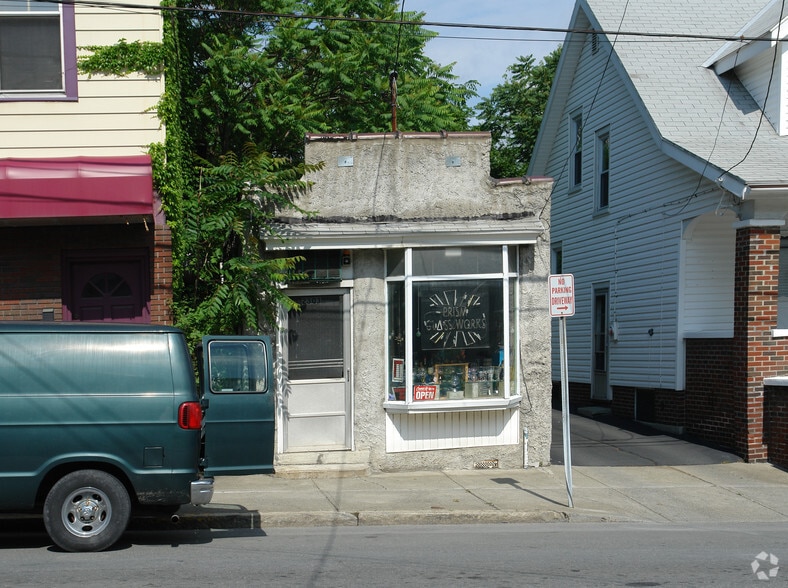 More Photos Of 2303 15th St, Troy Storefront For Sale