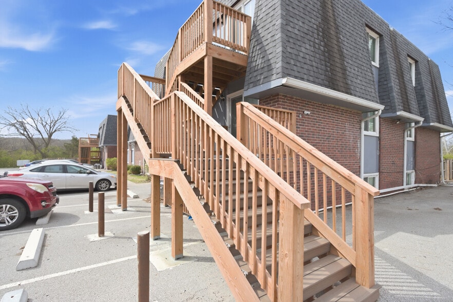 More Photos Of 706 E 139th St, Kansas City Apartments For Sale