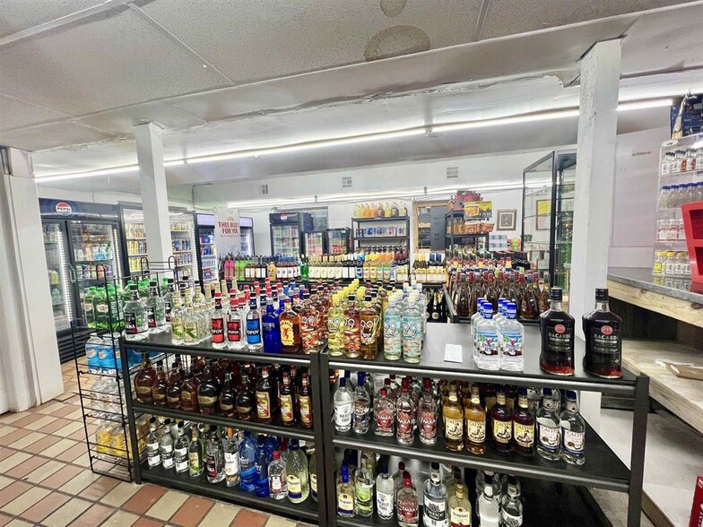 More Photos Of 3000 Winchester Ave, Ashland Storefront For Sale