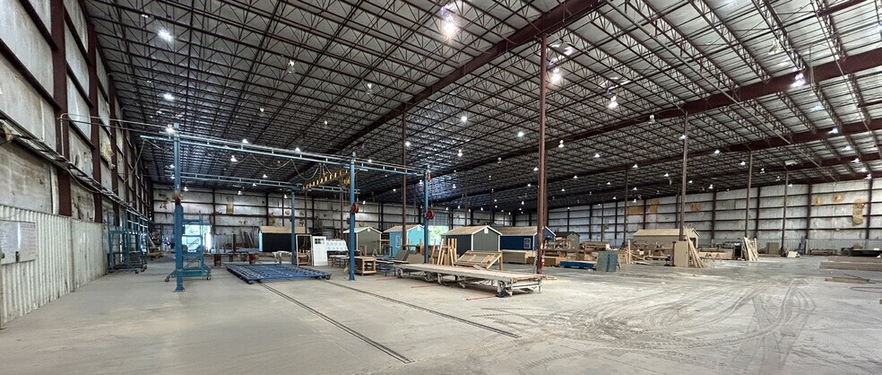 More Photos Of 706 James Hargrove St, Greenwood Manufacturing For Lease