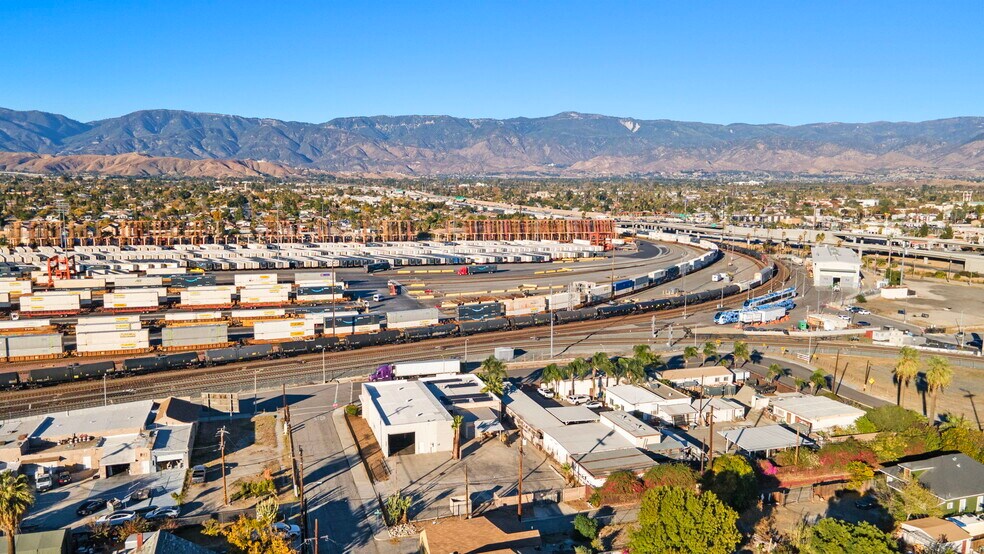 More Photos Of 1033-1047 W 3rd St, San Bernardino Warehouse For Sale