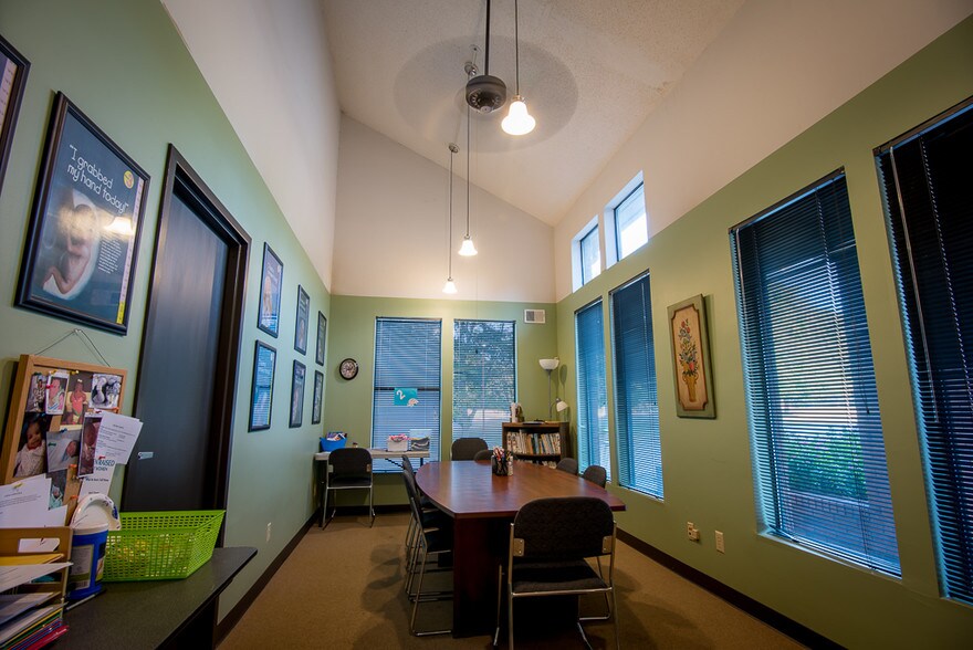 More Photos Of 1305 Milstead Ave NE, Conyers Medical For Sale