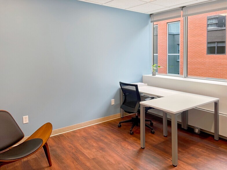 More Photos Of 396 Cooper St, Ottawa Office For Lease